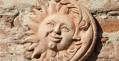símbolos y amuletos con sol y luna